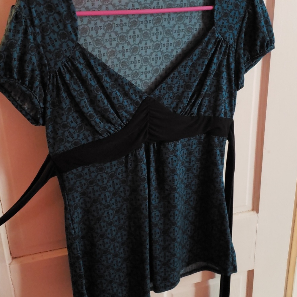 Maurice's size small dress shirt